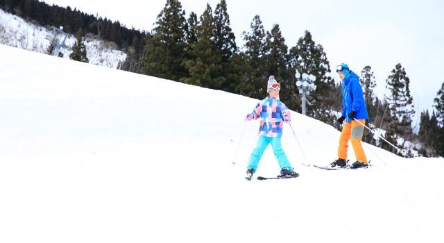 忙しい毎日に雪山体験をプラスする手軽な日帰りスノボツアーの魅力発見